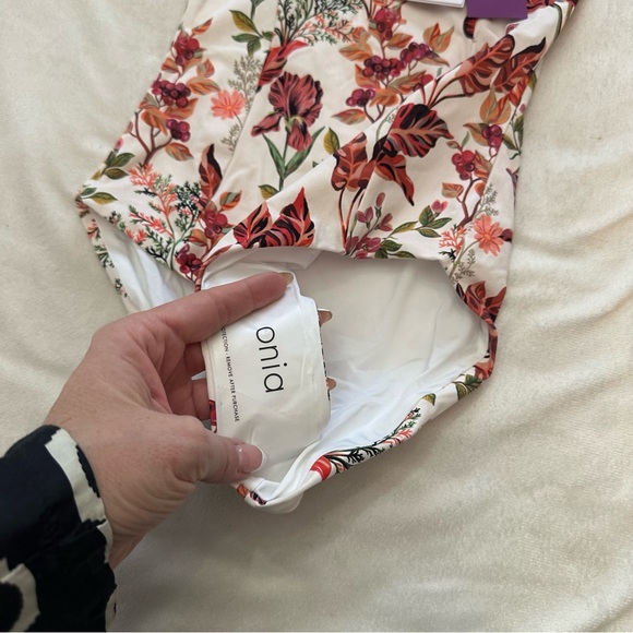 New! Onia x Liberty Chelsea floral One-Piece Swimsuit pigment patch 38046 - Picture 6 of 10